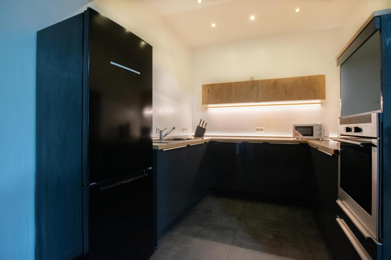 Raj Living - 250M2 Loft With 6 Rooms Im Industriegebiet - 20 Min Messe Dus & Old Town Dus Düsseldorf Exterior foto